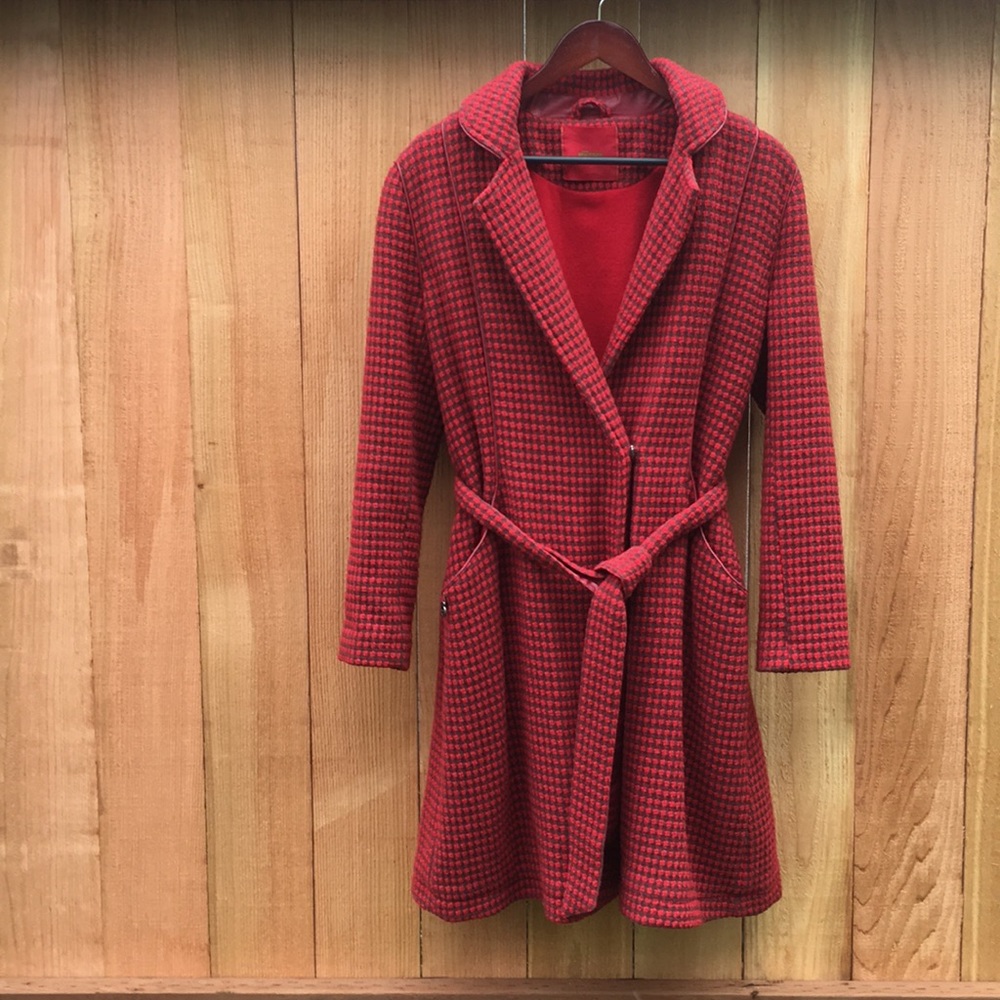 Women's Red Houndstooth Belted Coat